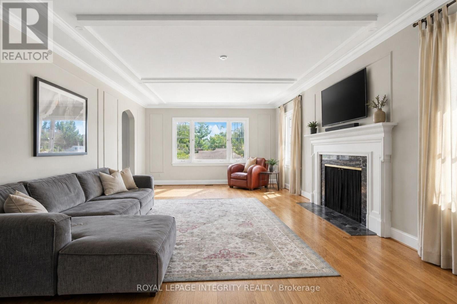 Tenant's belongings virtually removed - 84 Riverdale Avenue, Ottawa, ON - Indoor Photo Showing Living Room With Fireplace
