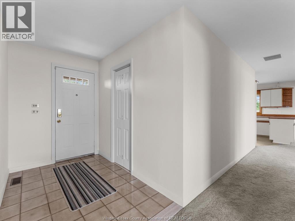 11506 Riverside, Windsor, ON - Indoor Photo Showing Other Room
