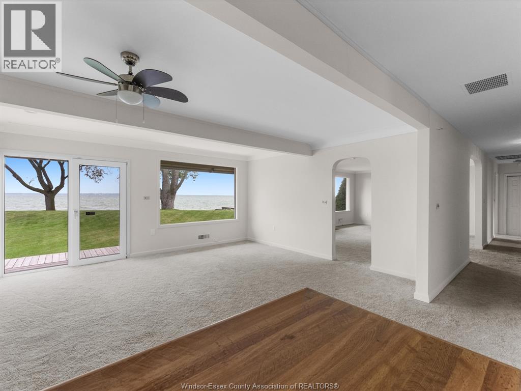 11506 Riverside, Windsor, ON - Indoor Photo Showing Other Room