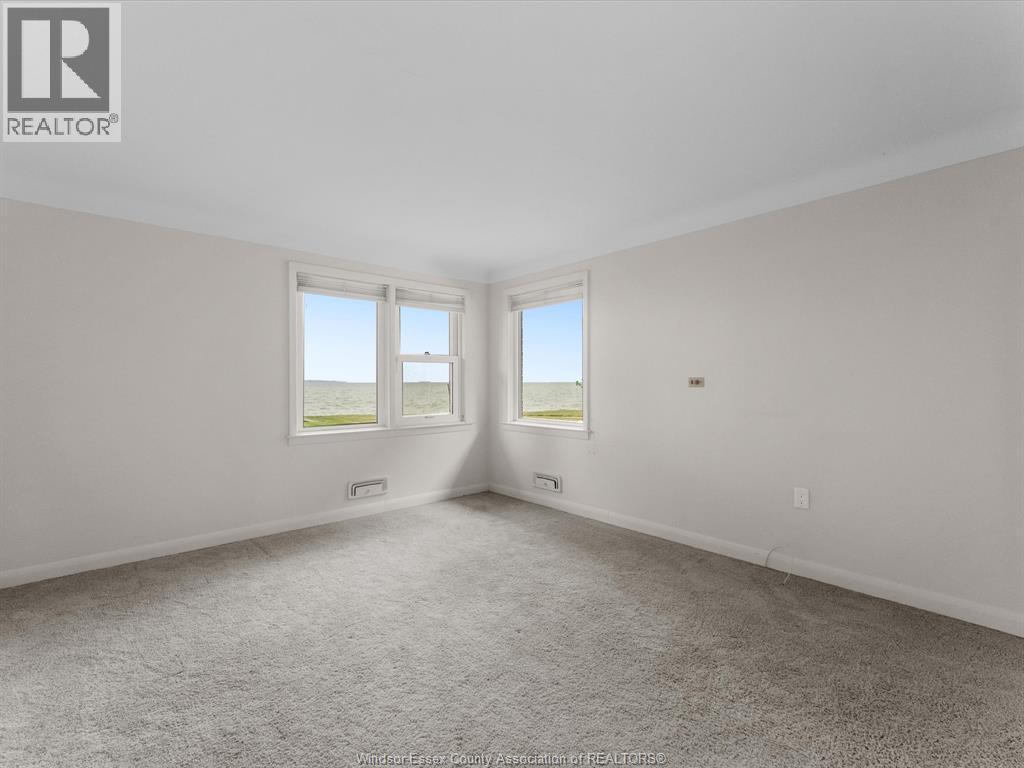11506 Riverside, Windsor, ON - Indoor Photo Showing Other Room