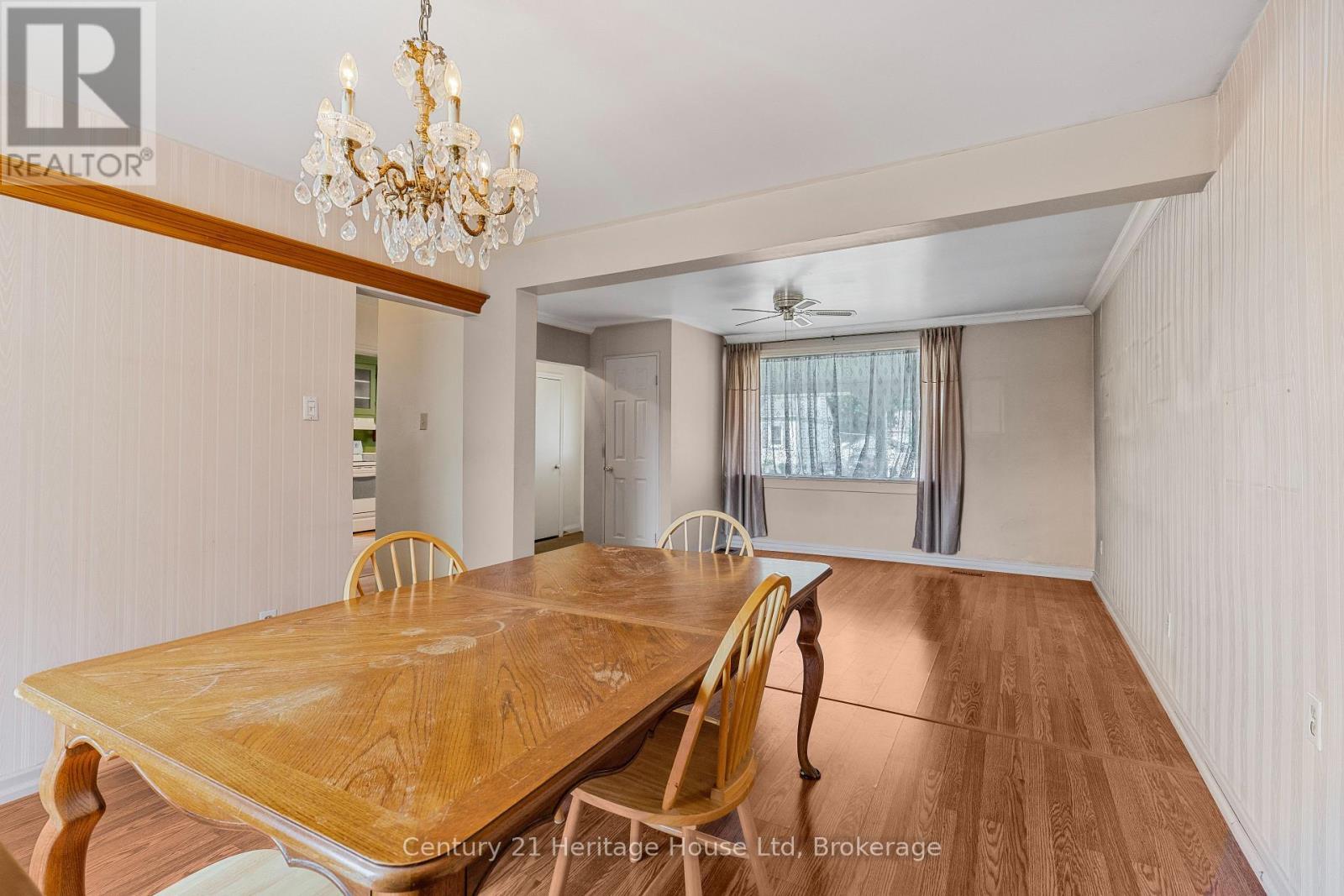 79 Anthony Road, Toronto (Downsview-Roding-Cfb), ON - Indoor Photo Showing Dining Room