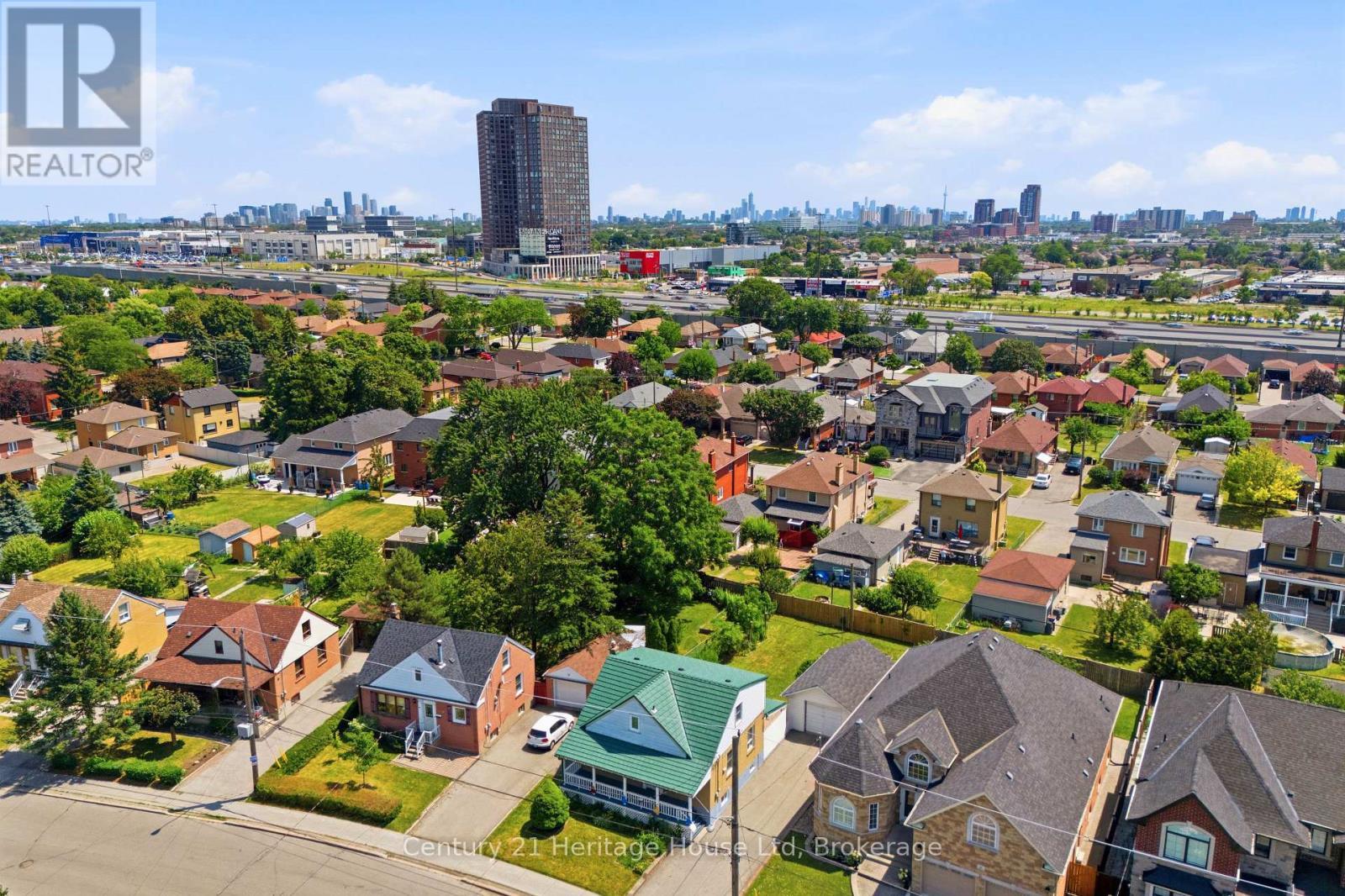 79 Anthony Road, Toronto (Downsview-Roding-Cfb), ON - Outdoor With View