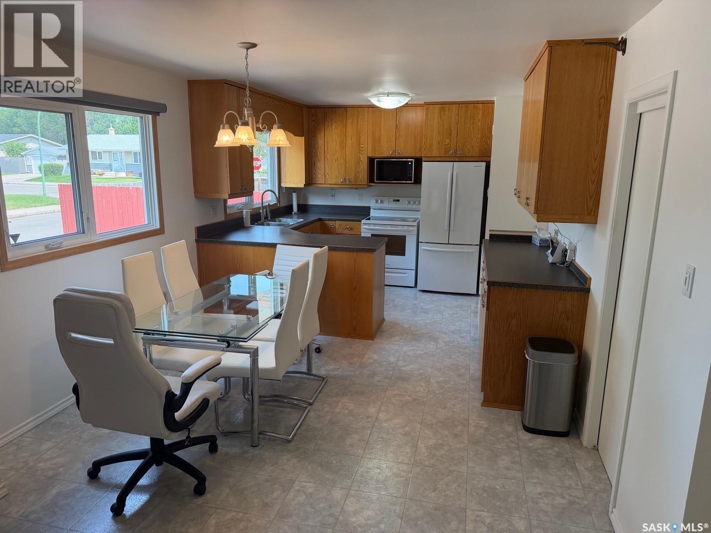 107 Merlin Crescent, Regina, SK - Indoor Photo Showing Other Room