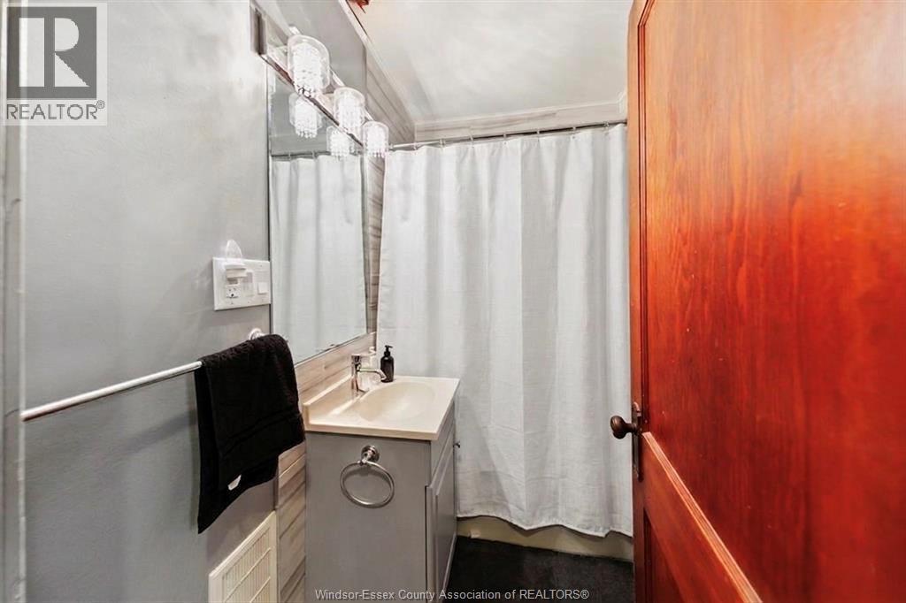 1596 Victoria, Windsor, ON - Indoor