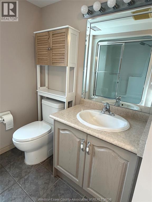 1995 Normandy Unit# 301, Lasalle, ON - Indoor Photo Showing Bathroom