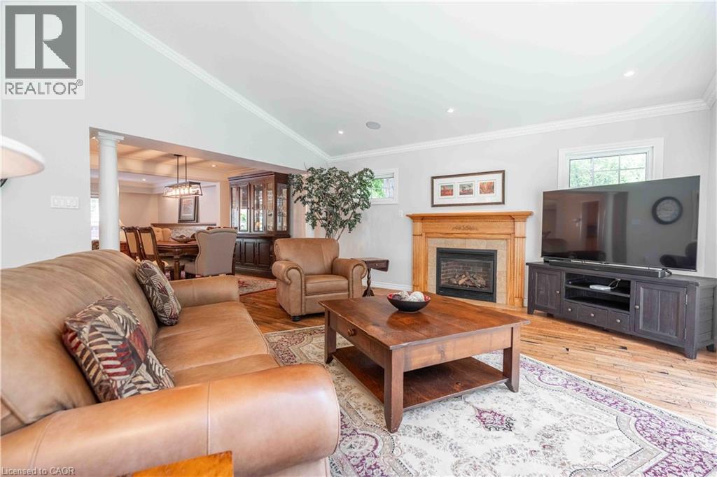 138 Judith Crescent, Ancaster, ON - Indoor Photo Showing Living Room With Fireplace