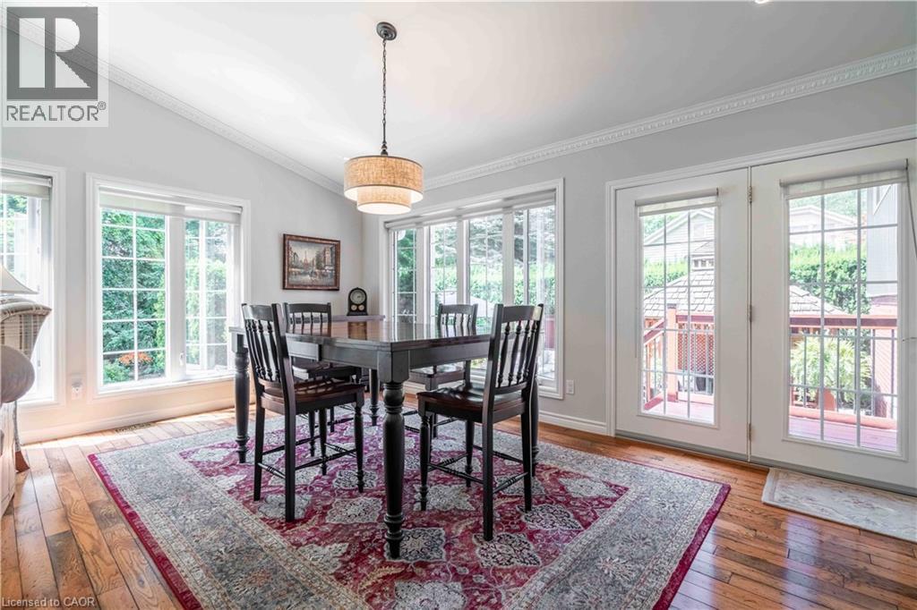 138 Judith Crescent, Ancaster, ON - Indoor Photo Showing Dining Room