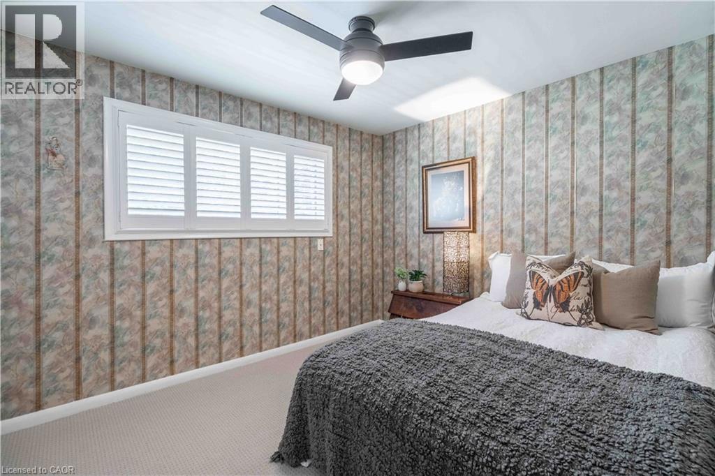 138 Judith Crescent, Ancaster, ON - Indoor Photo Showing Bedroom
