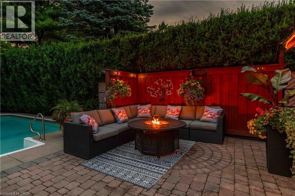 138 Judith Crescent, Ancaster, ON - Outdoor