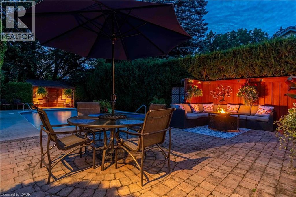 138 Judith Crescent, Ancaster, ON - Outdoor With Deck Patio Veranda