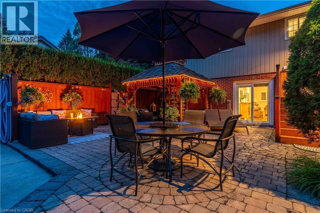 138 Judith Crescent, Ancaster, ON - Outdoor With Deck Patio Veranda