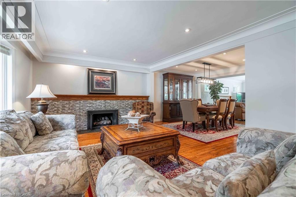 138 Judith Crescent, Ancaster, ON - Indoor Photo Showing Living Room With Fireplace