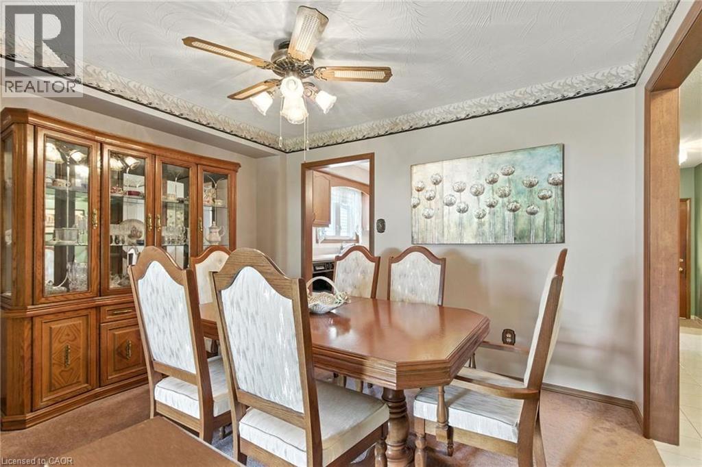 39 Megna Court, Hamilton, ON - Indoor Photo Showing Dining Room
