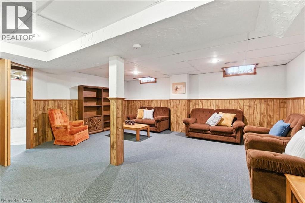 39 Megna Court, Hamilton, ON - Indoor Photo Showing Other Room