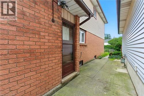 39 Megna Court, Hamilton, ON - Outdoor With Exterior