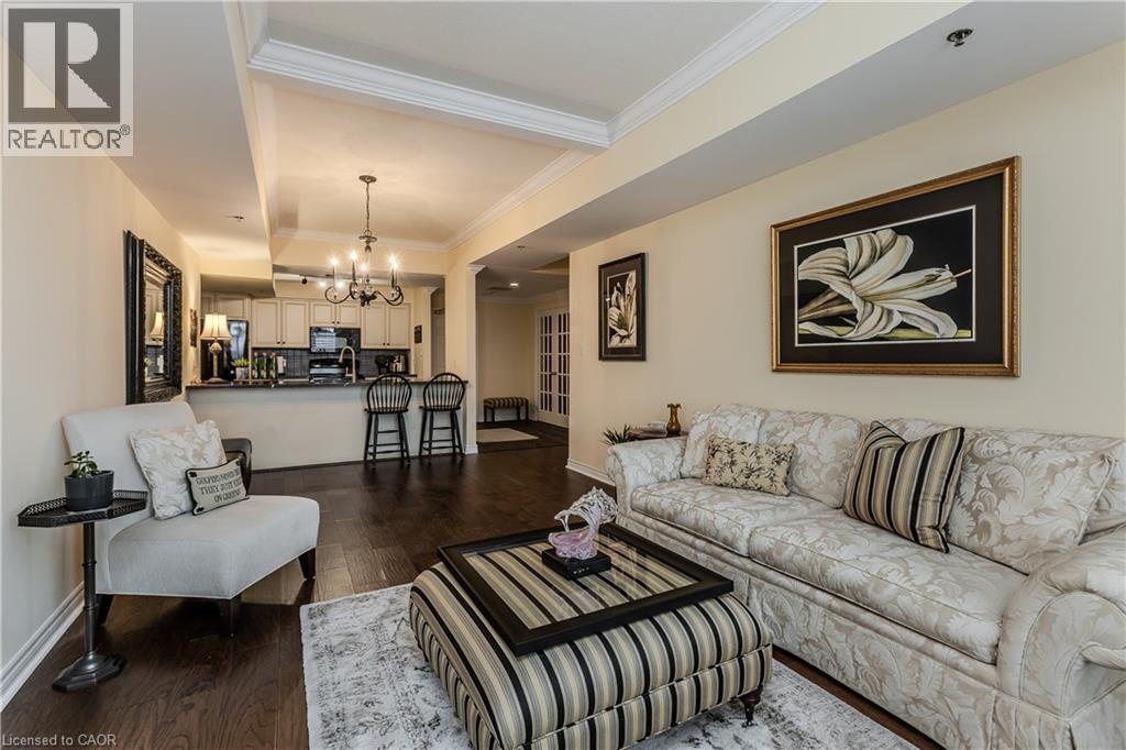 391 Plains Road E Unit# 412, Burlington, ON - Indoor Photo Showing Living Room