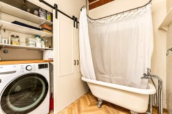 Salle de bains attenante à la CCP - 