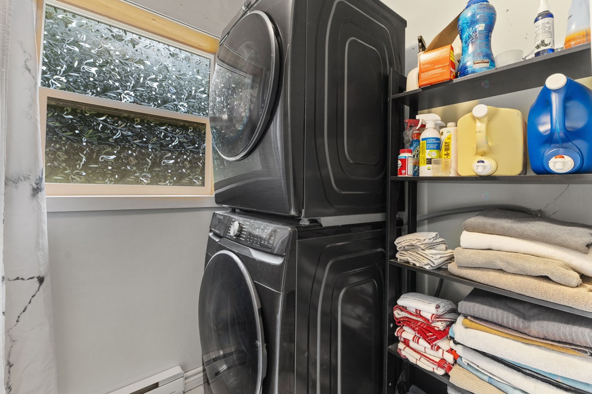 Bathroom - 34 Rue Luc-Charron, Cantley, QC - Indoor Photo Showing Laundry Room