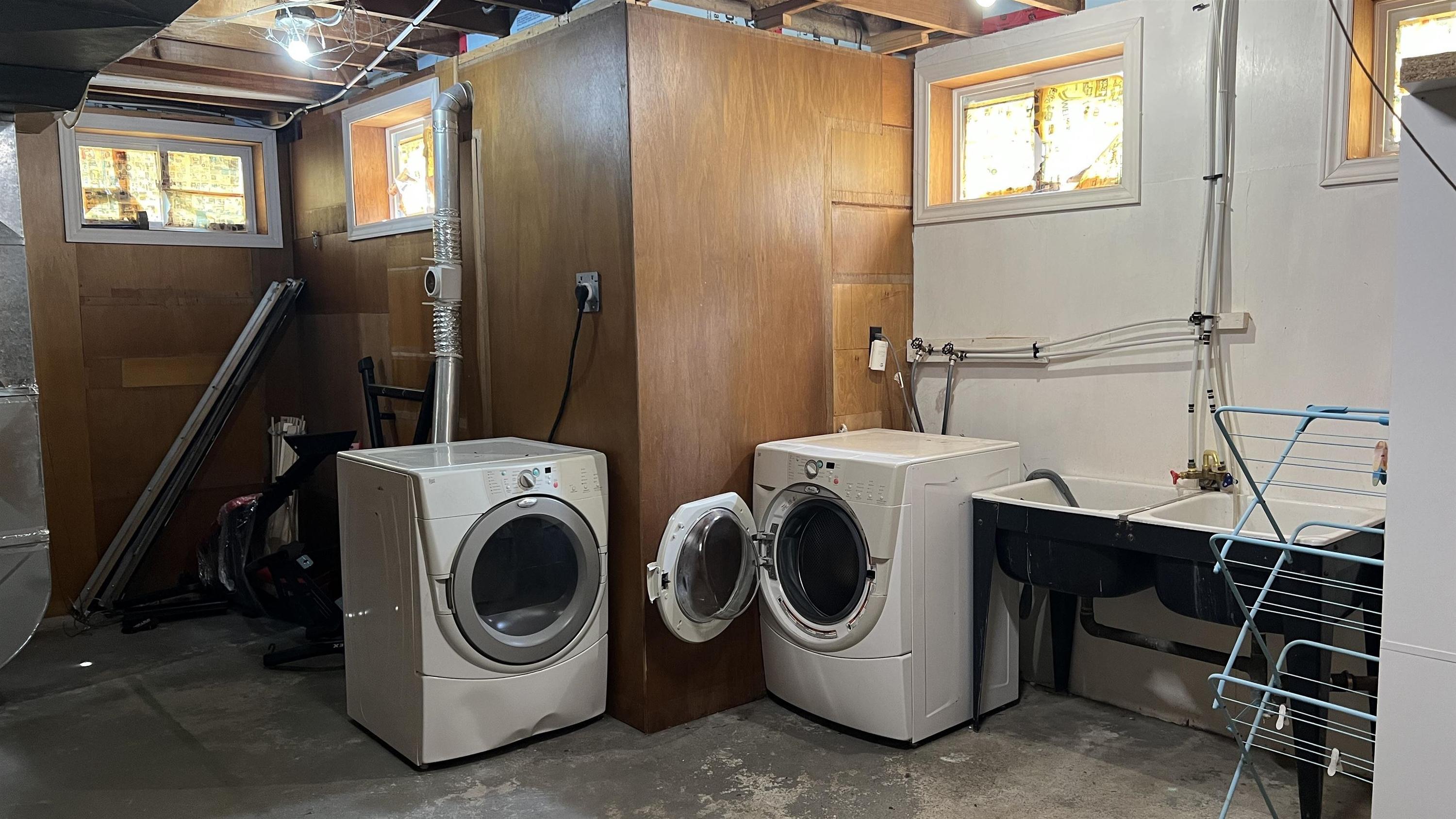 15 Sund Crescent, Marathon, ON - Indoor Photo Showing Laundry Room