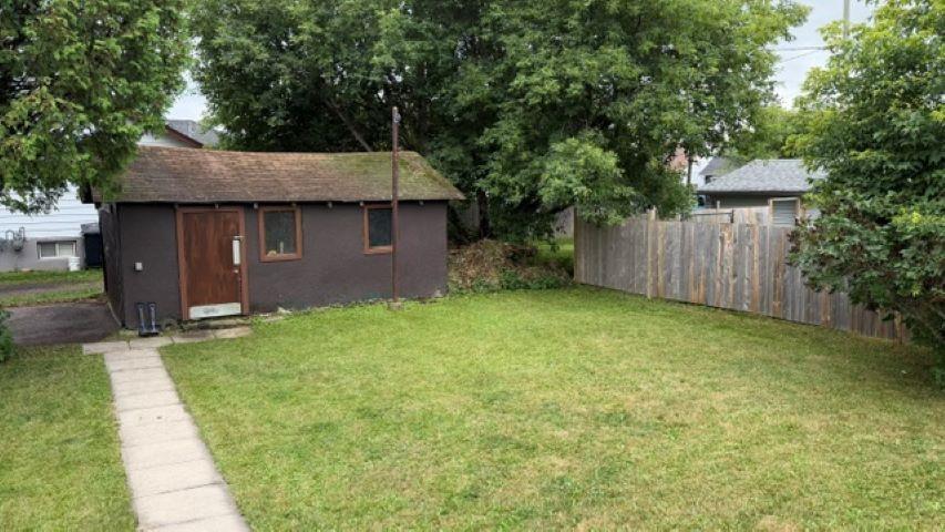 700 W Francis St West, Thunder Bay, ON - Outdoor