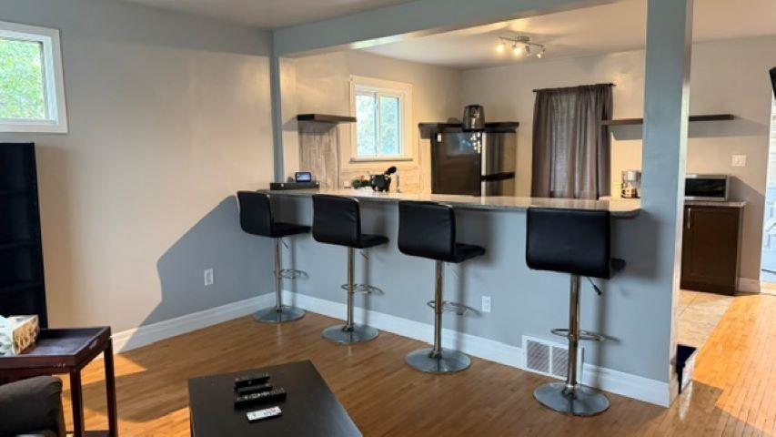 700 W Francis St West, Thunder Bay, ON - Indoor Photo Showing Kitchen With Upgraded Kitchen