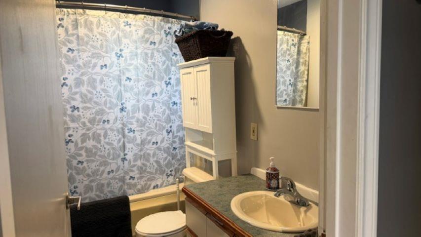 700 W Francis St West, Thunder Bay, ON - Indoor Photo Showing Bathroom