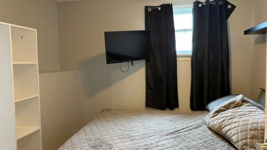 700 W Francis St West, Thunder Bay, ON - Indoor Photo Showing Bedroom