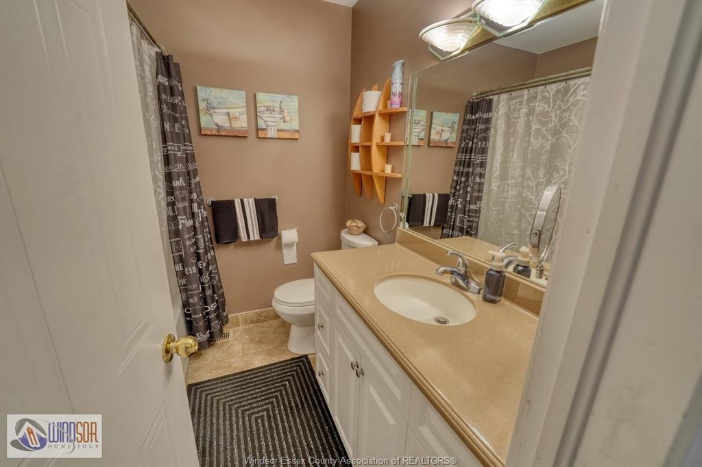 1277 Cardinal Crescent, Tecumseh, ON - Indoor Photo Showing Bathroom