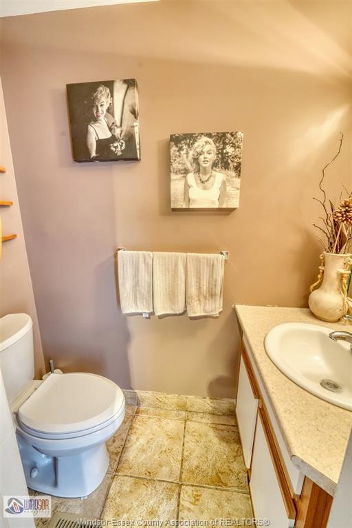 1277 Cardinal Crescent, Tecumseh, ON - Indoor Photo Showing Bathroom