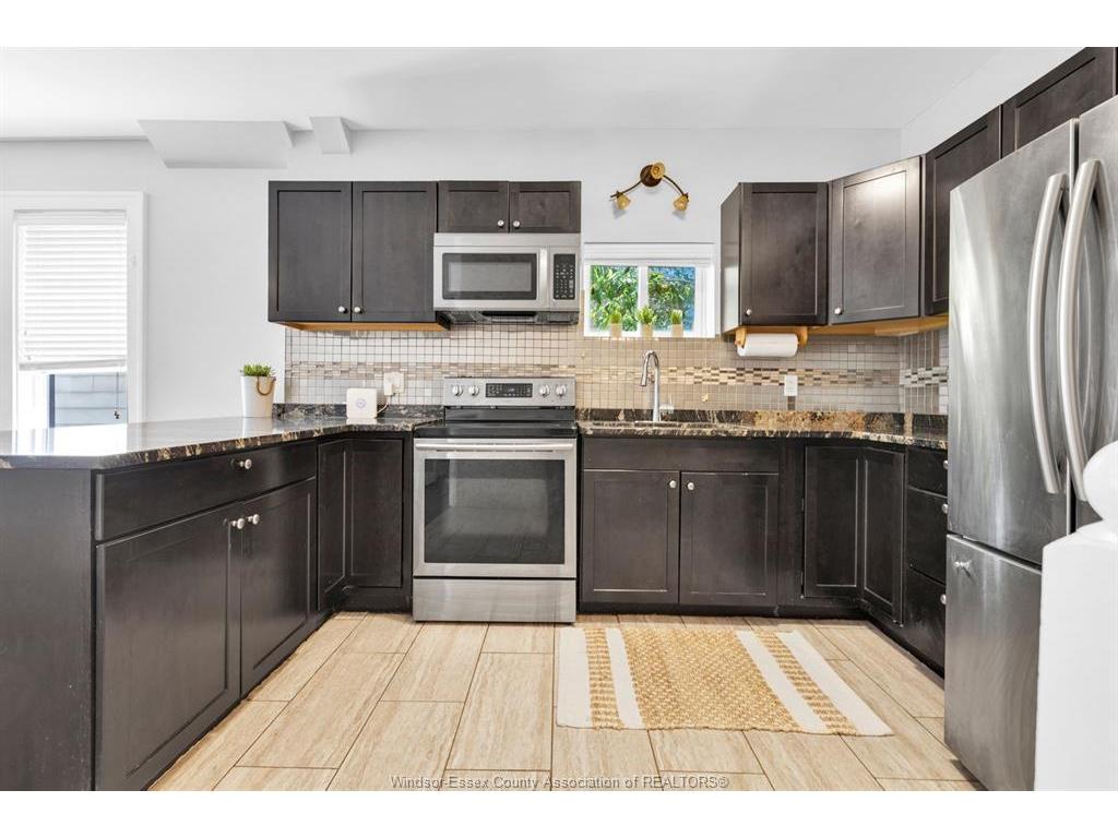 1341 Mckay, Windsor, ON