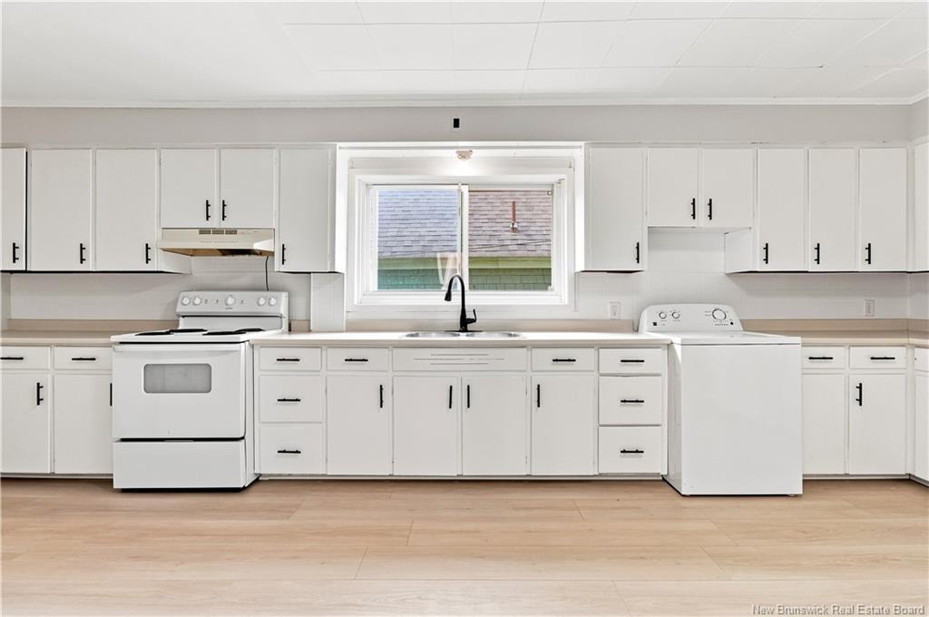 178 Westmorland St, Fredericton, NB - Indoor Photo Showing Kitchen
