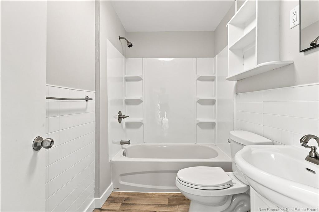 178 Westmorland St, Fredericton, NB - Indoor Photo Showing Bathroom