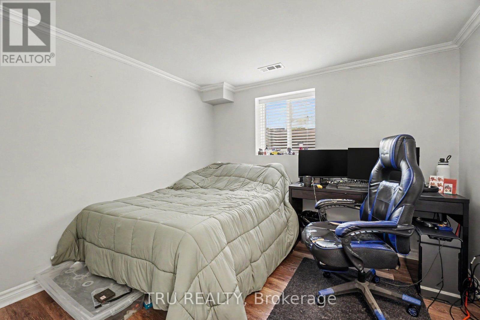 Bedroom 4 - 1275 Woodside Drive, Ottawa, ON - Indoor Photo Showing Bedroom