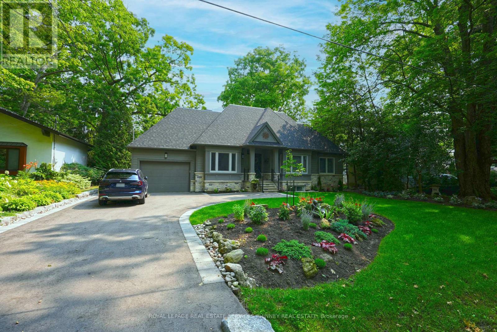 1413 Queen Victoria Avenue, Mississauga, ON - Outdoor