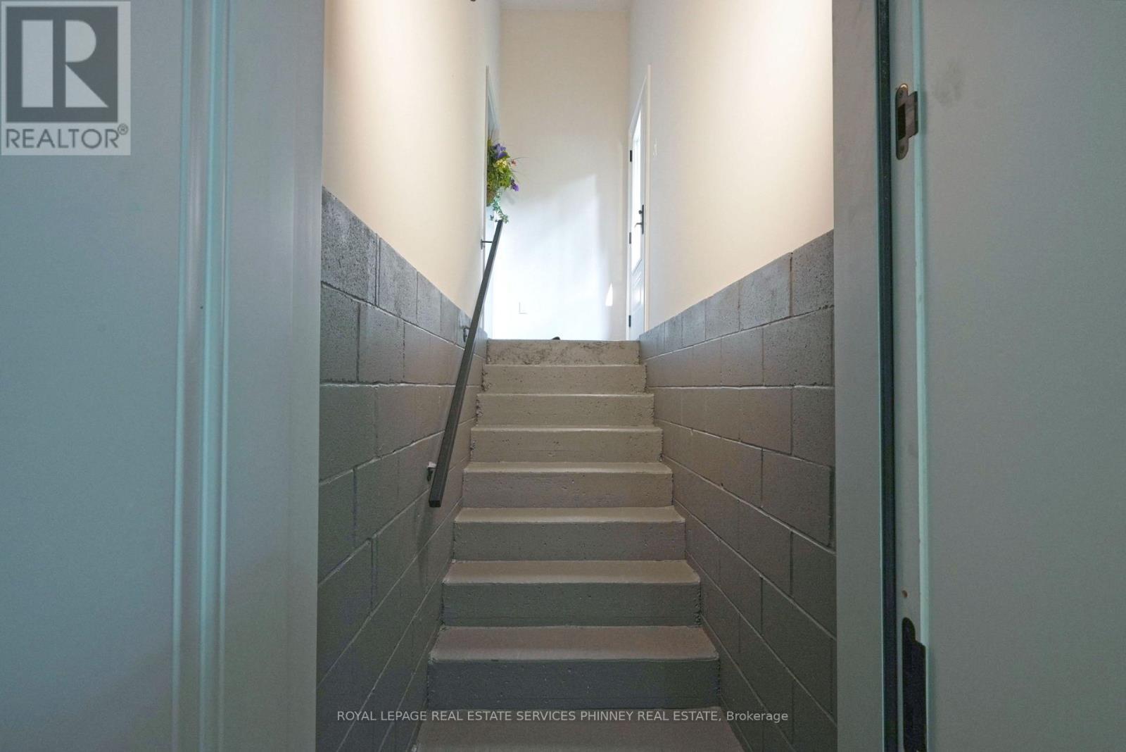 1413 Queen Victoria Avenue, Mississauga, ON - Indoor Photo Showing Bathroom