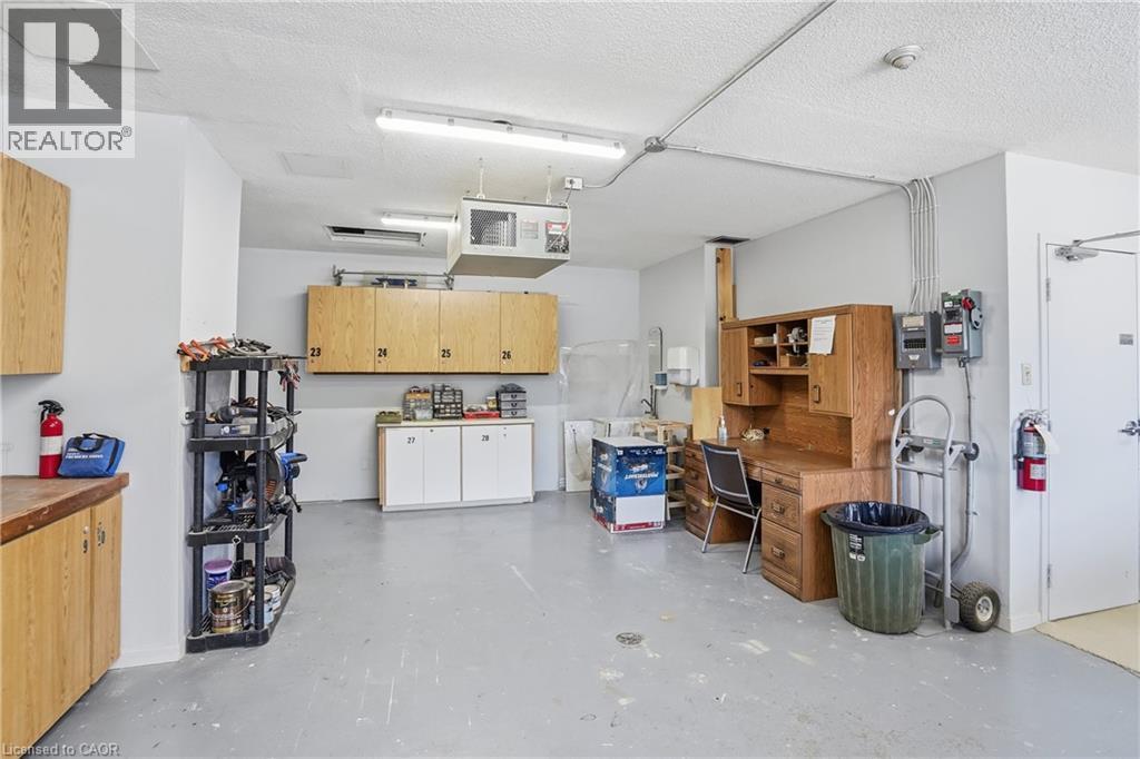 7 Gale Crescent Unit# B3, St. Catharines, ON - Indoor Photo Showing Garage