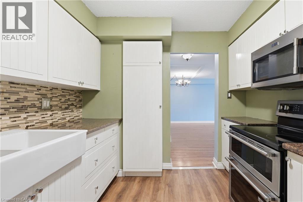 7 Gale Crescent Unit# B3, St. Catharines, ON - Indoor Photo Showing Kitchen With Upgraded Kitchen