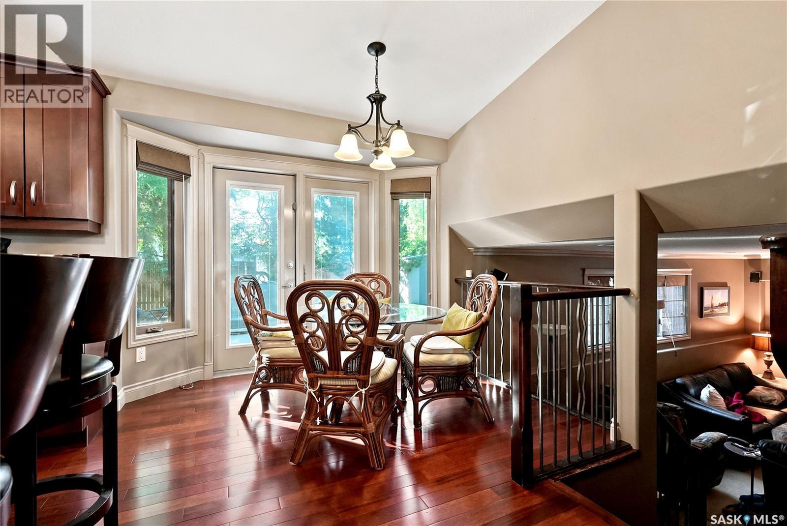 506 Vincent Crescent, Saskatoon, SK - Indoor Photo Showing Dining Room