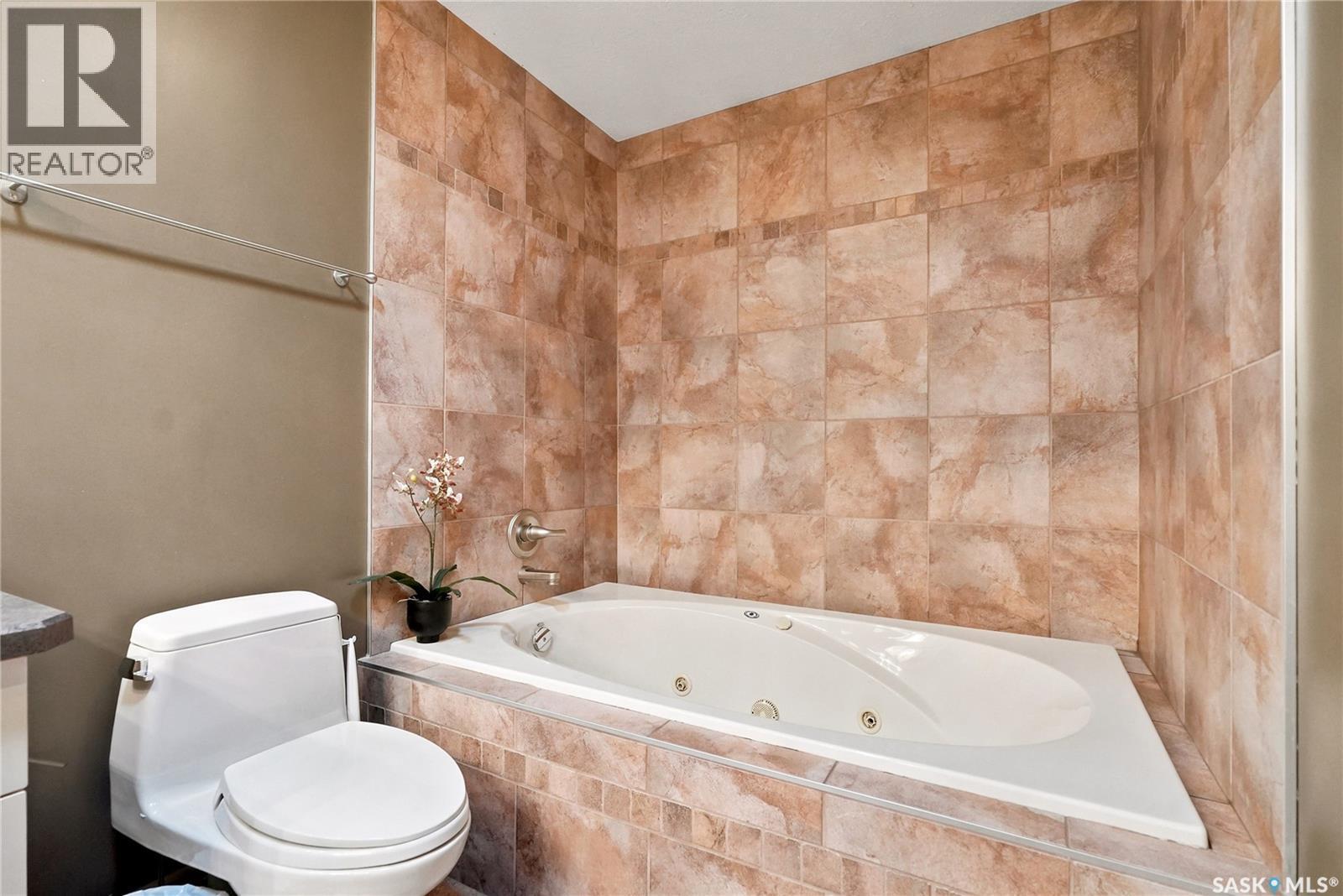 506 Vincent Crescent, Saskatoon, SK - Indoor Photo Showing Bathroom