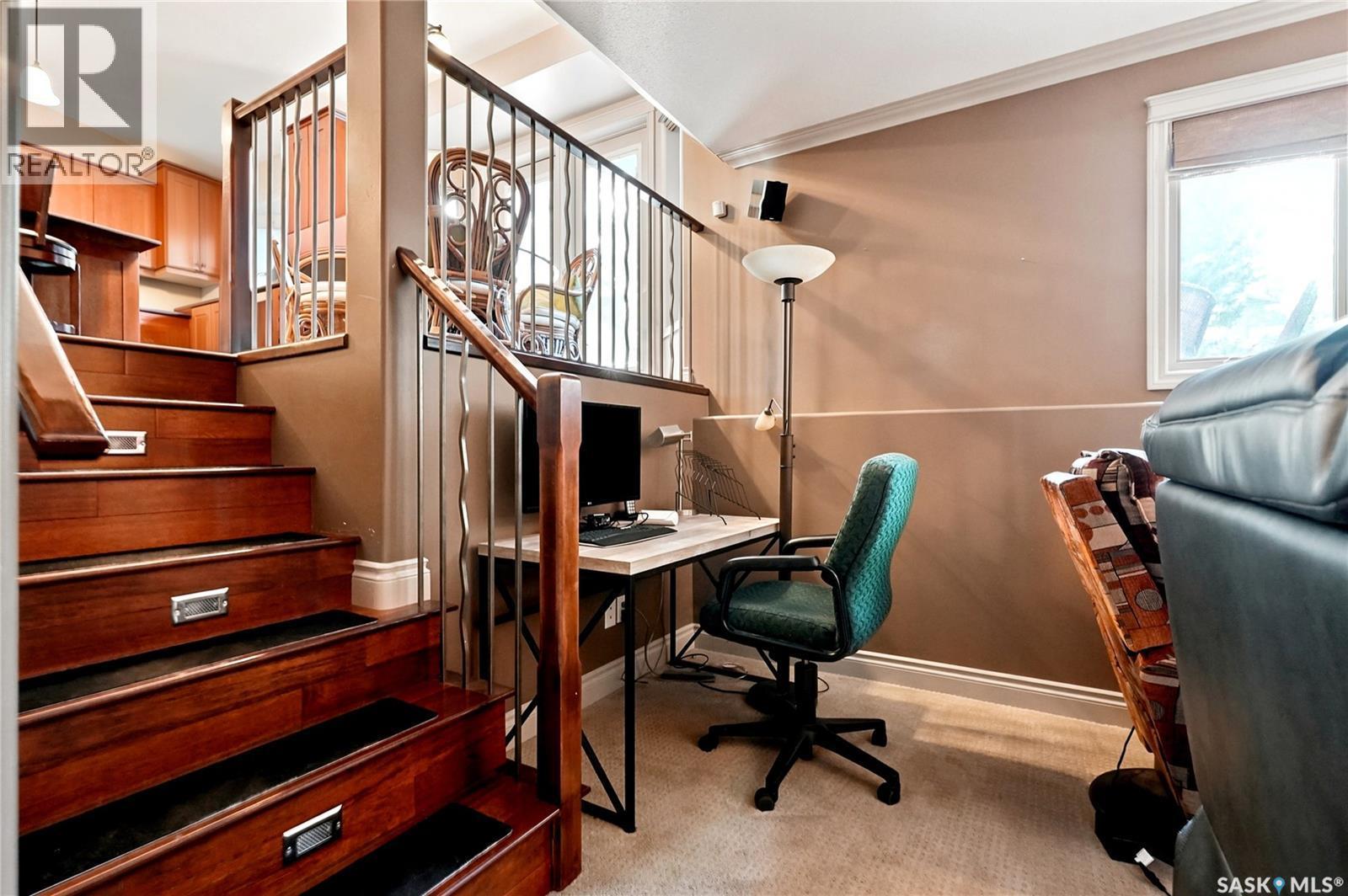 506 Vincent Crescent, Saskatoon, SK - Indoor Photo Showing Office