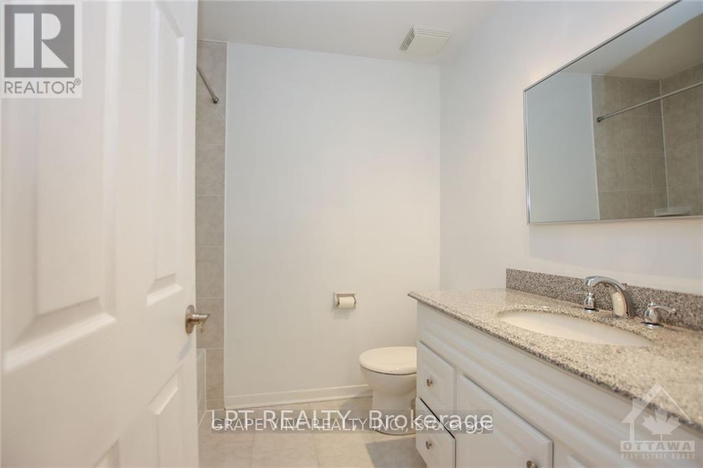 121 Erin Crescent, Ottawa, ON - Indoor Photo Showing Bathroom