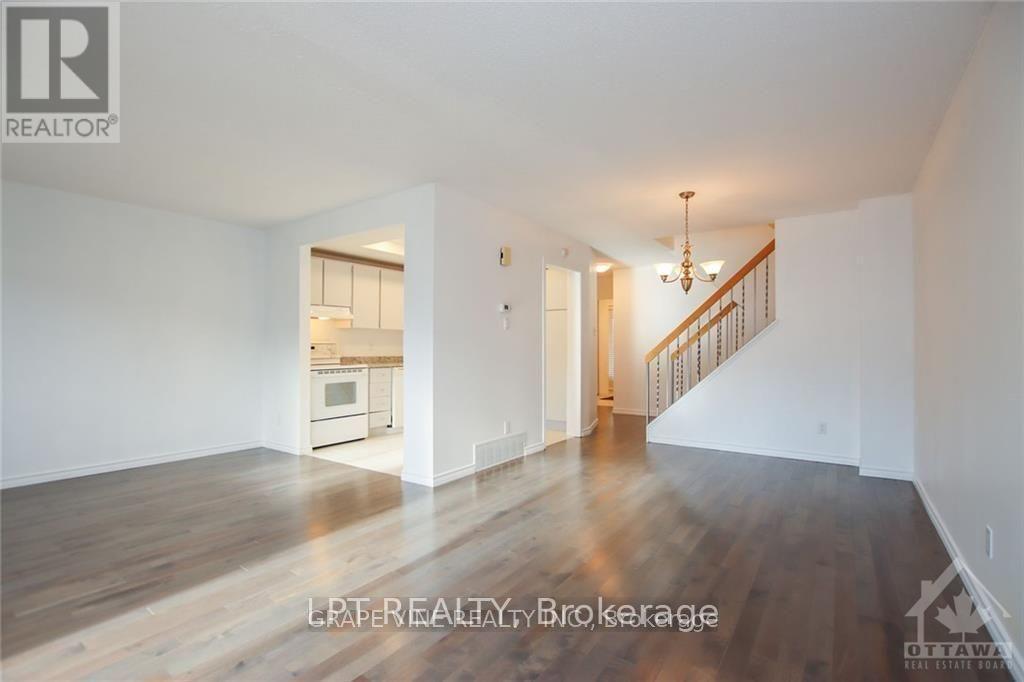 121 Erin Crescent, Ottawa, ON - Indoor