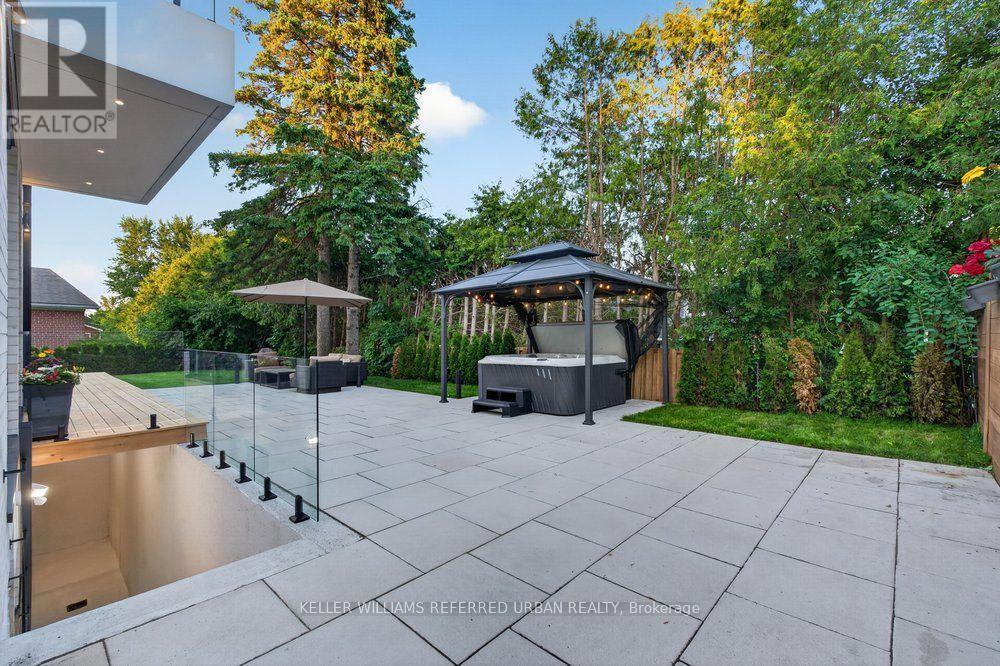 11 Knowles Crescent, Aurora, ON - Outdoor