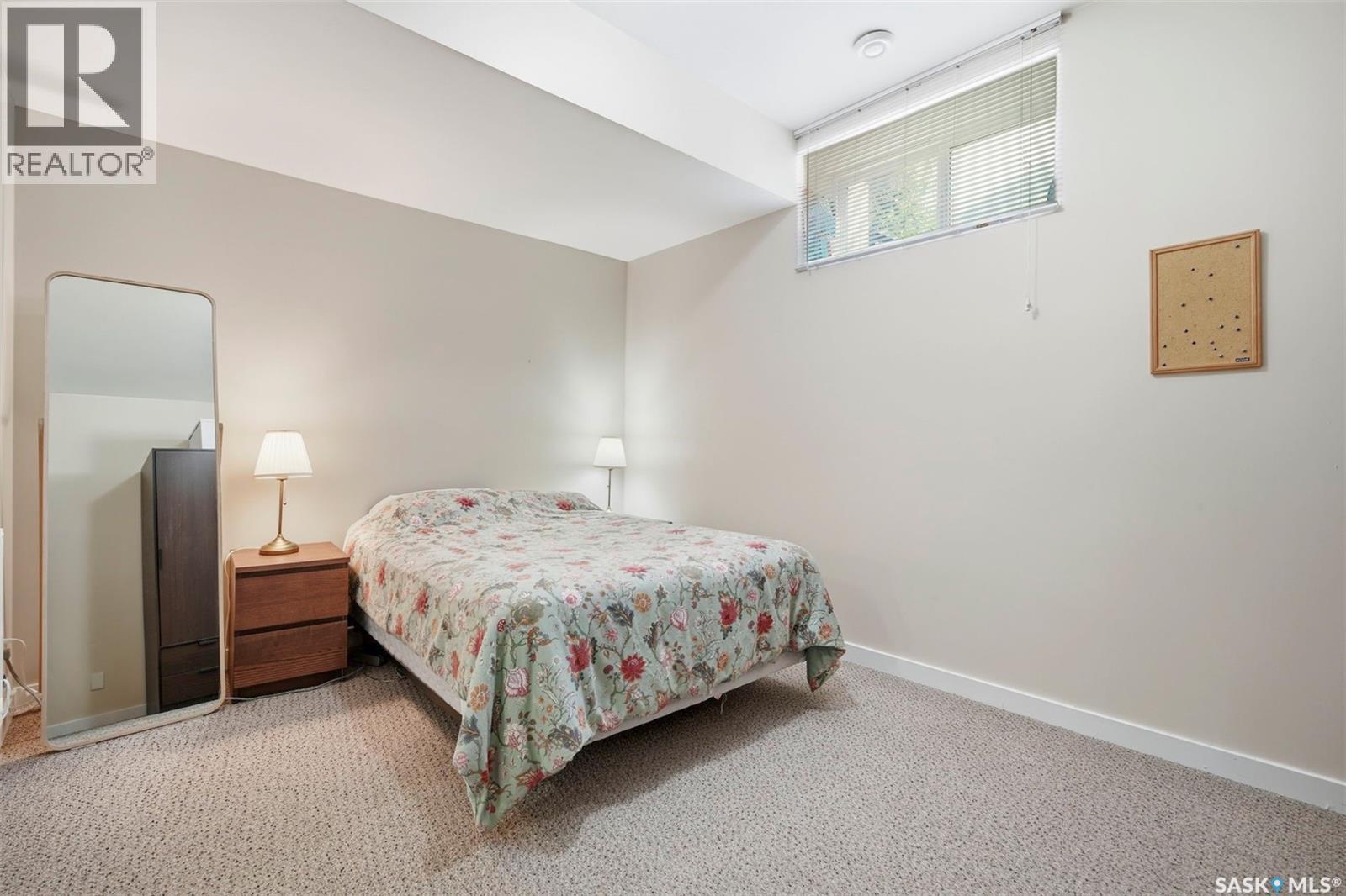 916 Temperance Street, Saskatoon, SK - Indoor Photo Showing Bedroom