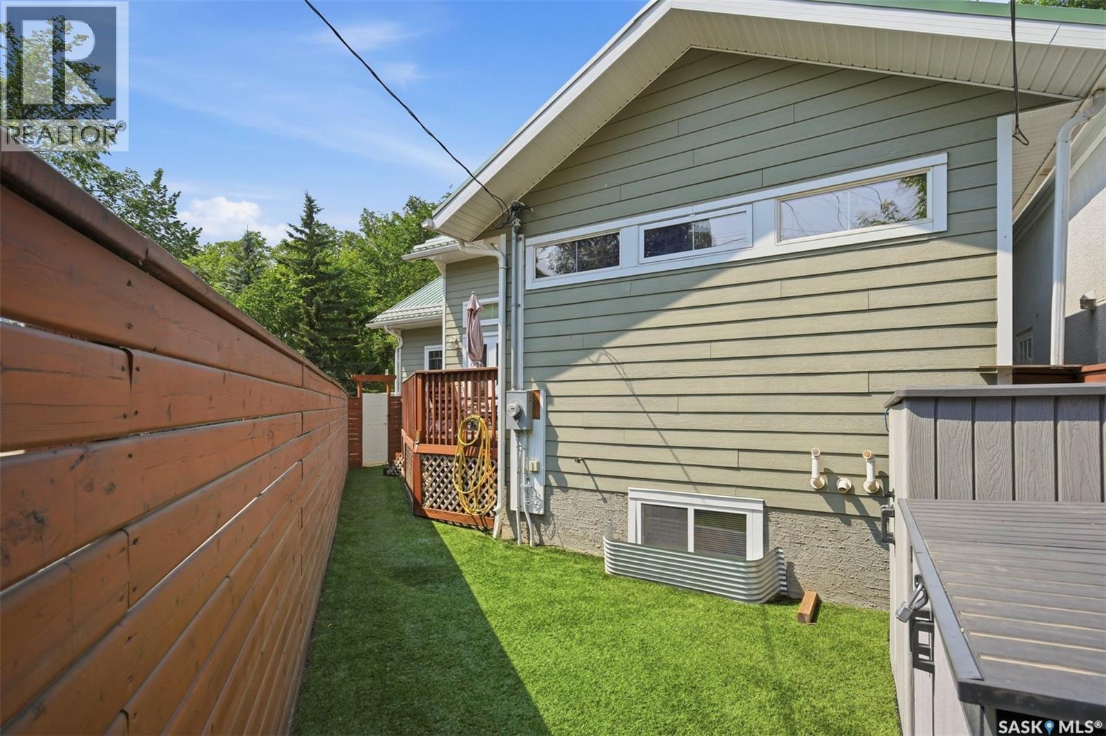 916 Temperance Street, Saskatoon, SK - Outdoor With Exterior