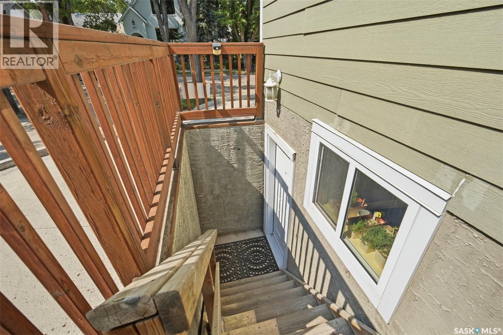 916 Temperance Street, Saskatoon, SK - Outdoor