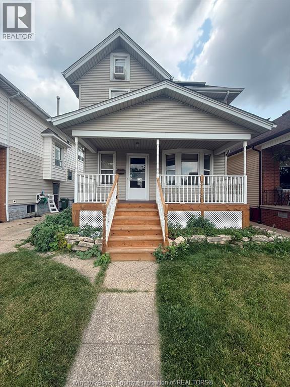 1058 Moy, Windsor, ON - Outdoor With Deck Patio Veranda