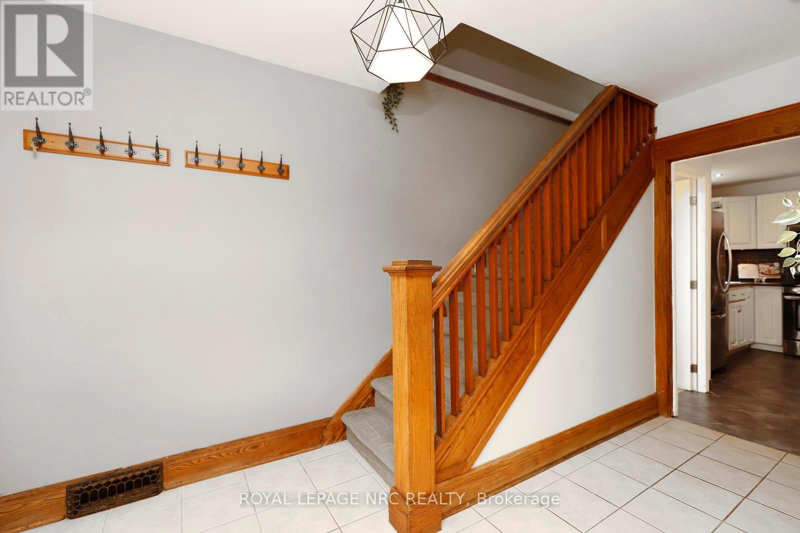 266 London Street S, Hamilton, ON - Indoor Photo Showing Other Room
