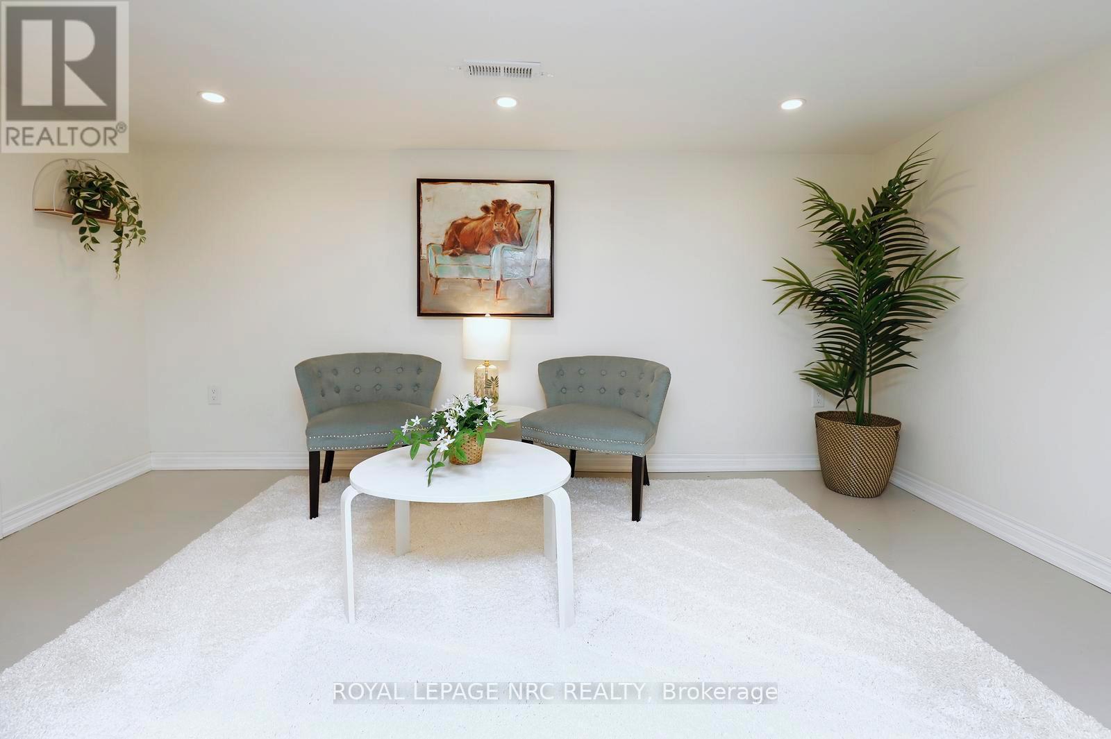266 London Street S, Hamilton, ON - Indoor