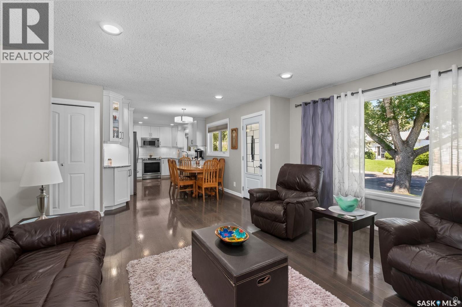 1561 Sibbald Crescent, Prince Albert, SK - Indoor Photo Showing Living Room